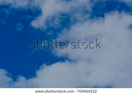  Blue sky and white cloud