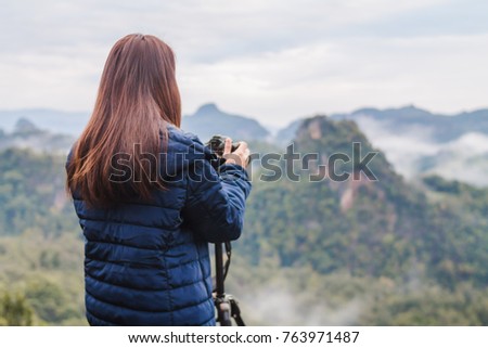 A young girl who wakes up early in the morning to capture the fog of the sea, JABO is popular for both Thais and foreigners who come to relax in the winter because of the beautiful mountain scenery.