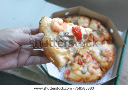 pick pizza,pizza in the box