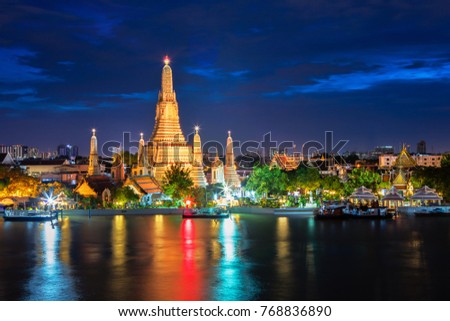 Phra Prang Wat Arun, The beautiful temple along the Chao Phraya river at twilight (Bangkok, Thailand)