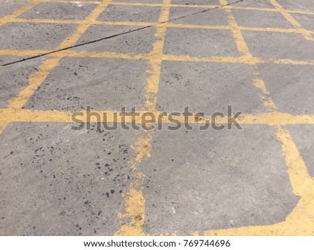 Yellow line pattern on street for texture