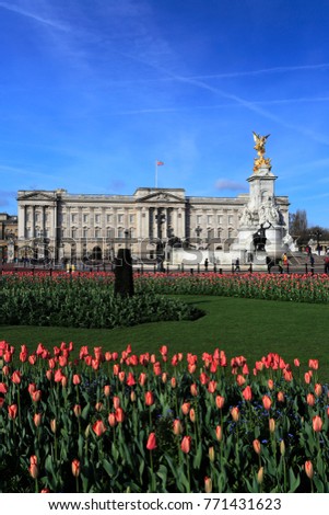 Summer view of the frontage of Buckingham Palace, St James, London, England, UK