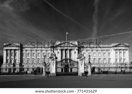 Summer view of the frontage of Buckingham Palace, St James, London, England, UK