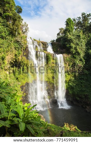 A picture of a Water fall ,in Laos calming breeze.