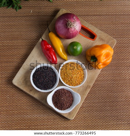 Colored organic quinoa from peru