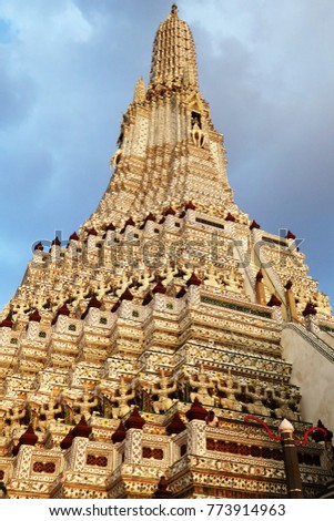 Wat Aroon temple in Bangkok, one of the most visited place in Thailand 
