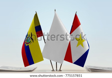 Flags of Ecuador and Saba with a white flag in the middle