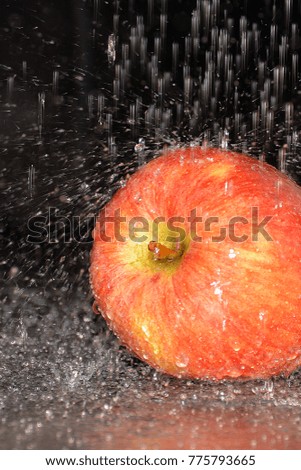 apple water splash