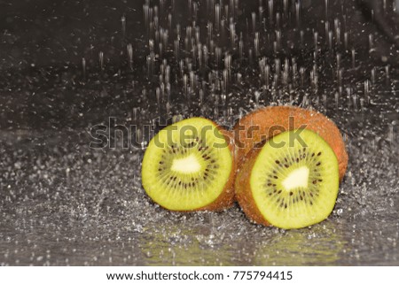 kiwi water splash