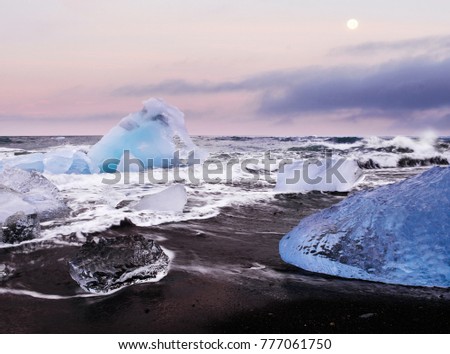 Iceland, Jokulsarlon lagoon, Beautiful cold landscape picture of icelandic glacier lagoon bay.