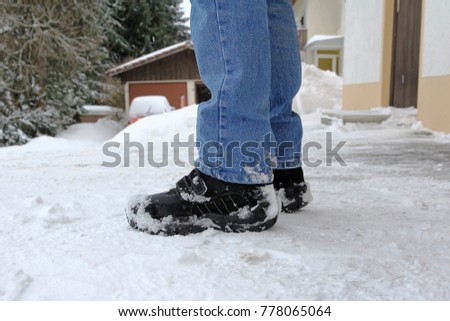 Good warm winter boots for cold and snow in winter
