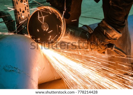 Builder cuts metal cutting machine