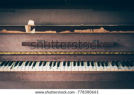 retro piano Vintage