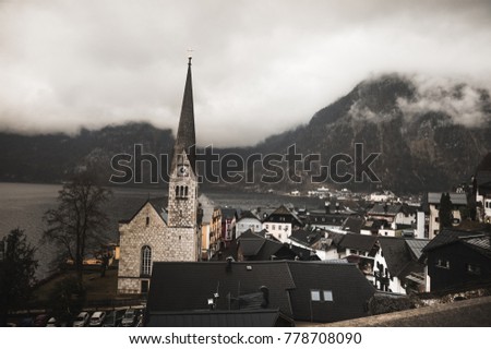 Hallstatt is a municipality with 923 inhabitants located in the Salzkammergut in Austria. It lies directly on Lake Halstat