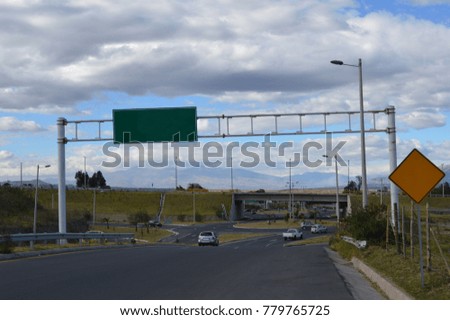 open view of a highway street traffic sign 