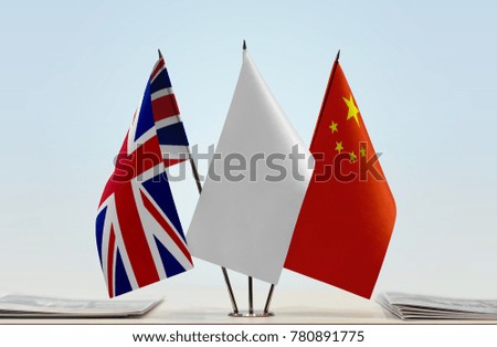 Flags of United Kingdom of Great
Britain and China with a white flag in the middle