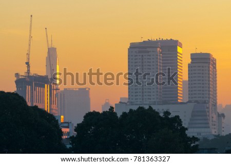 The morning of Bangkok An economically growing city,The construction is to expand the opportunity, A beautiful place World's 1st Tourist Destination