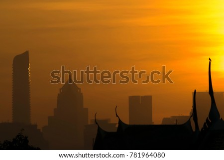 The morning of Bangkok An economically growing city,The construction is to expand the opportunity, A beautiful place World's 1st Tourist Destination