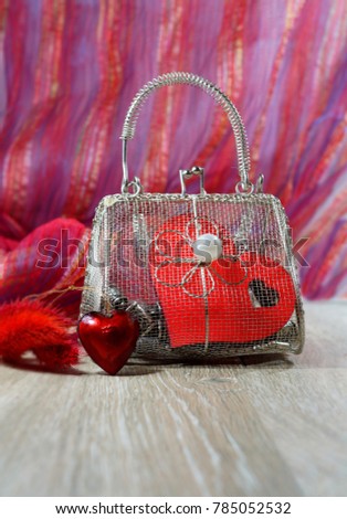 Valentine's Day in shades of red - heart and mesh bag