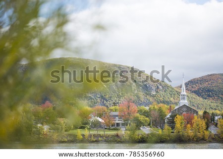 Autumn colors mountain St-hilaire and Beloeil