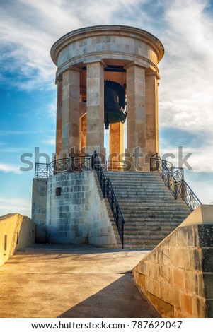 Valletta, Malta: Siege Bell Memorial 