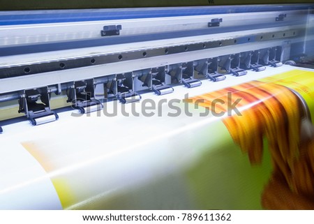 Format large inkjet printer working on yellow vinyl banner
