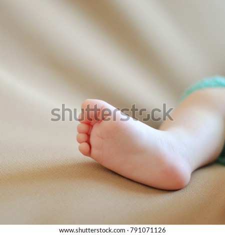 Close up picture of newborn baby feet