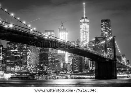 Brooklyn bridge and Manhattan skyline at night