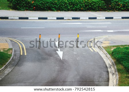 Prohibited turn. Road markings Fencing