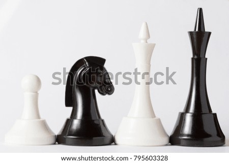 chess pieces black and white
