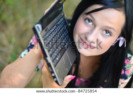 brunette with laptop