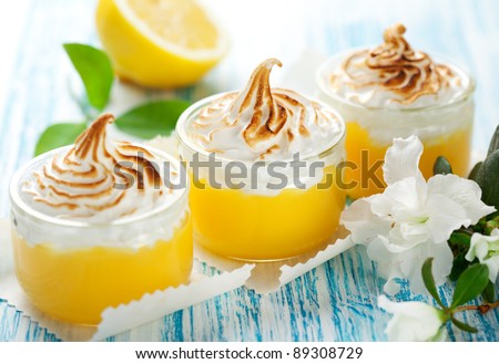 Lemon curd dessert with meringue topping