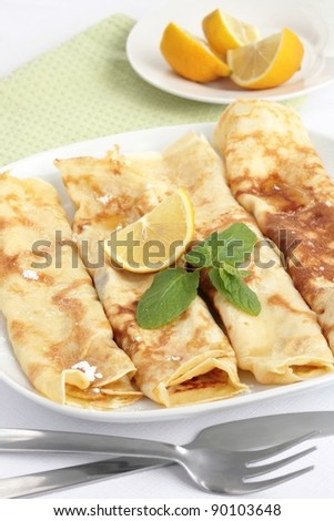 Sugar and lemon pancakes