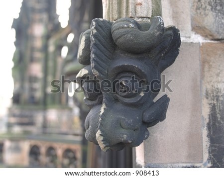 edinburgh monument head close