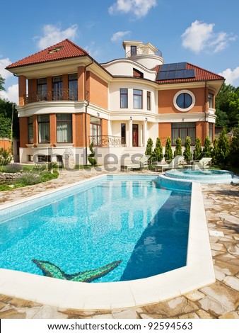  home with a pool Royalty-Free Stock Photo #92594563