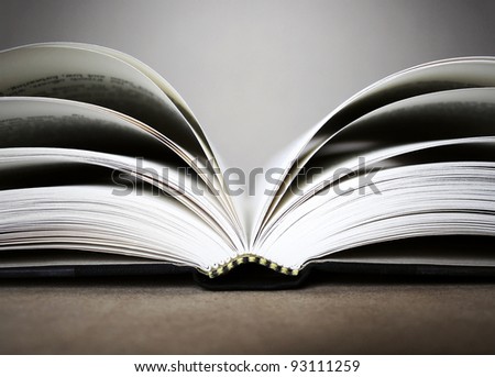Photo's detail of an open book