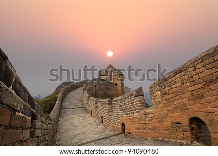 the great wall winding at sunrise