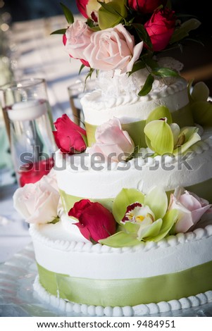 Wedding cake with flowers, shallow depth of field