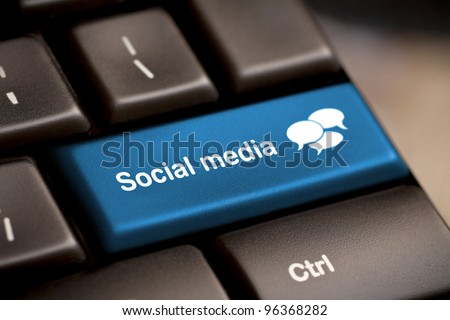 Social Media button on a keyboard with speech bubbles. Royalty-Free Stock Photo #96368282