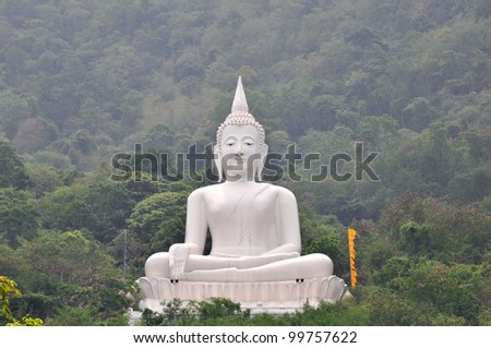 Huge white Buddha image