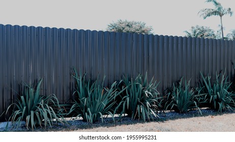 Image of a Beautiful Aluminum Dura Fence