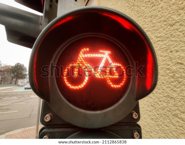 An image of a\
bicycle traffic light red