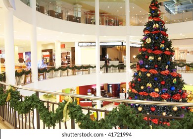 Image Of Big Decorated Christmas Tree In The Mall