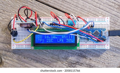 An image of a breadboard stem arduino project