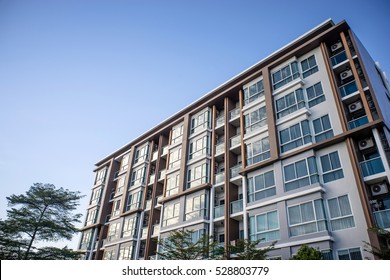 1,130 Low rise condo building Images, Stock Photos & Vectors | Shutterstock