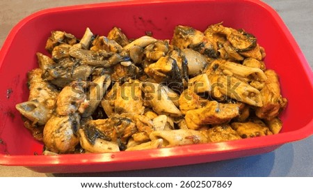 Image of dinner leftovers containing lean Chicken, spinach and penne pasta, boxed up to take to work, or chill in fridge. Image of Ready to heat home-cooked meal in microwave container 
