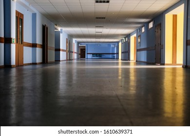 image of an empty corridor in a school