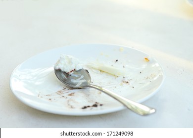 An image of empty dessert dish