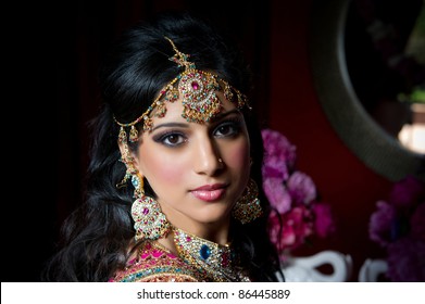 Image of a gorgeous Indian bride traditionally dressed