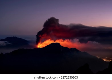 Image of the impressive eruption of the volcano of the island of La Palma in the Canary Islands - Shutterstock ID 2172530803